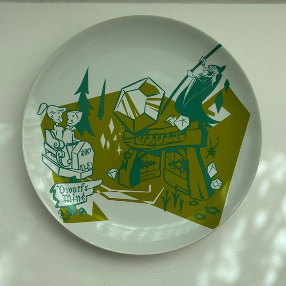 Disney Magic Kingdom 50th Anniversary Plate by Kevin & Jody Snow White Scary Adv - Picture 2 of 3